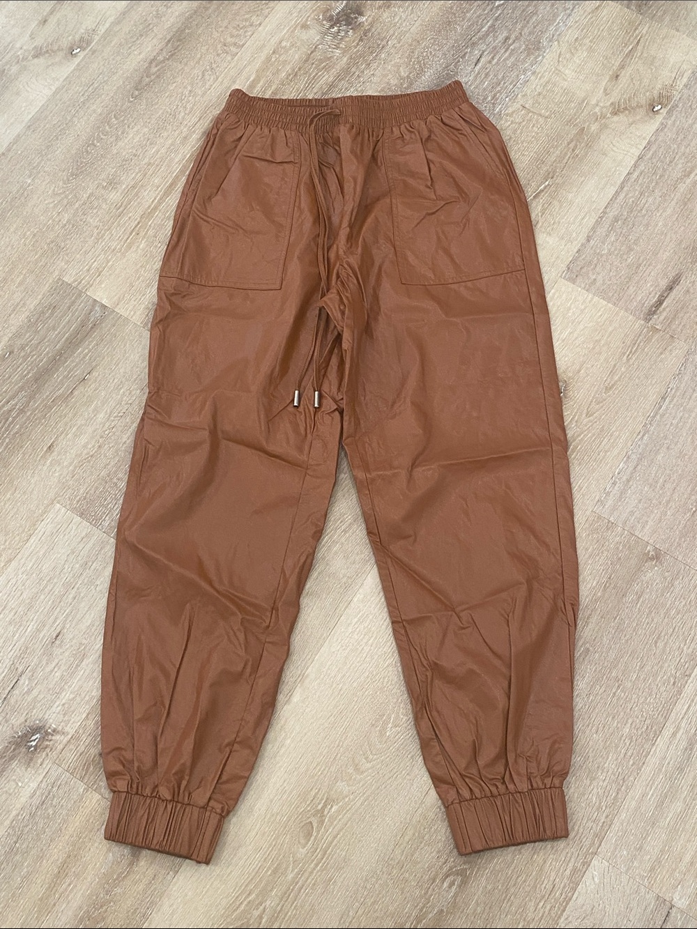 SHOEFLY Faux Leather Jogger Pocketed Pants Elastic Waist Size M - EUC ✨
